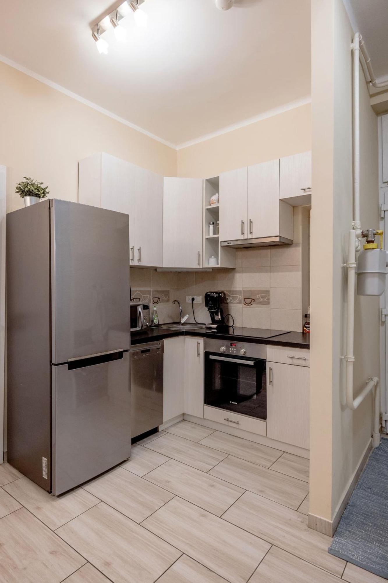 Apartmán Roomback - 2br With Ac Near Deak Ter