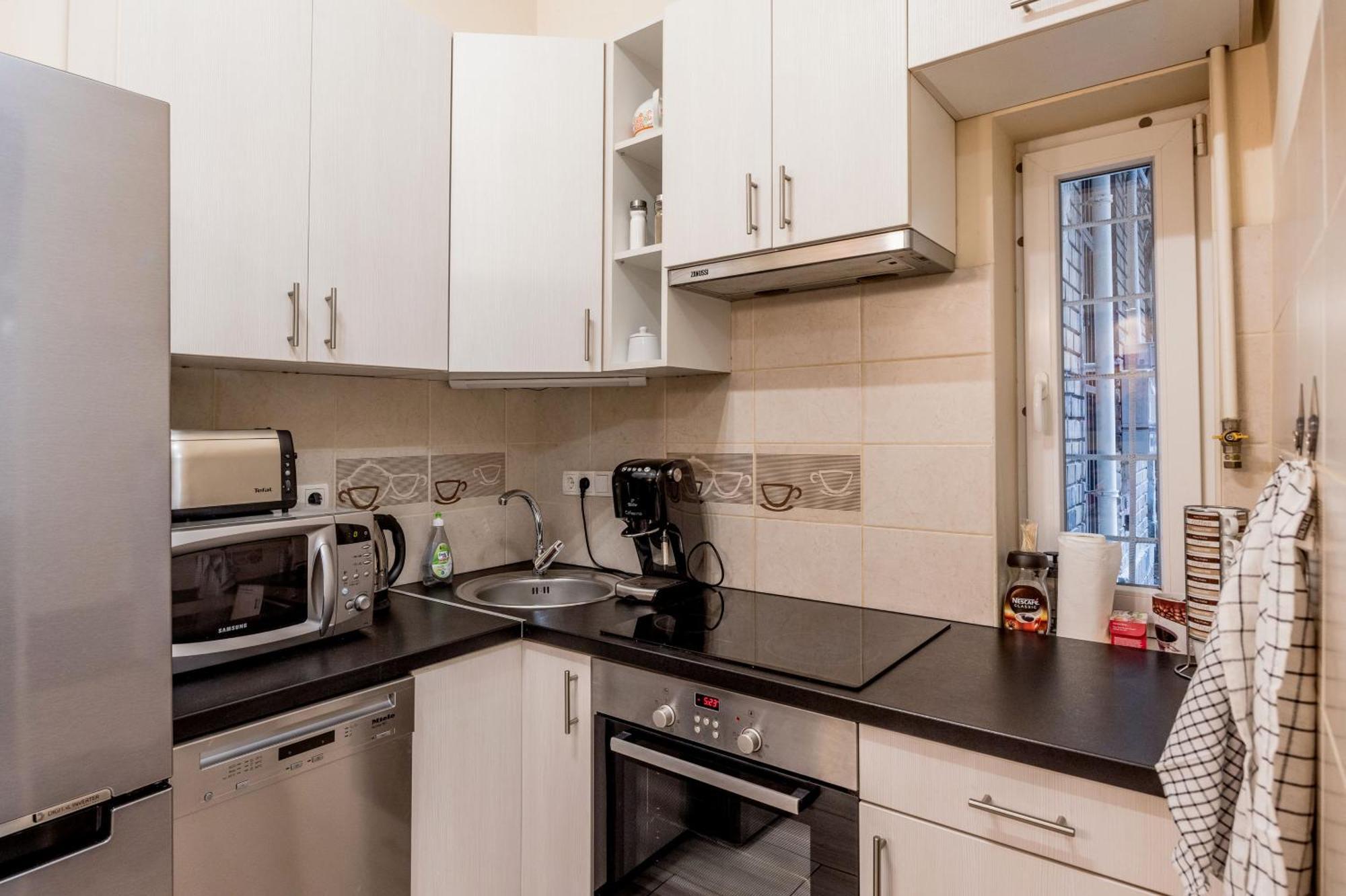 Roomback - 2br With Ac Near Deak Ter * Budapeste