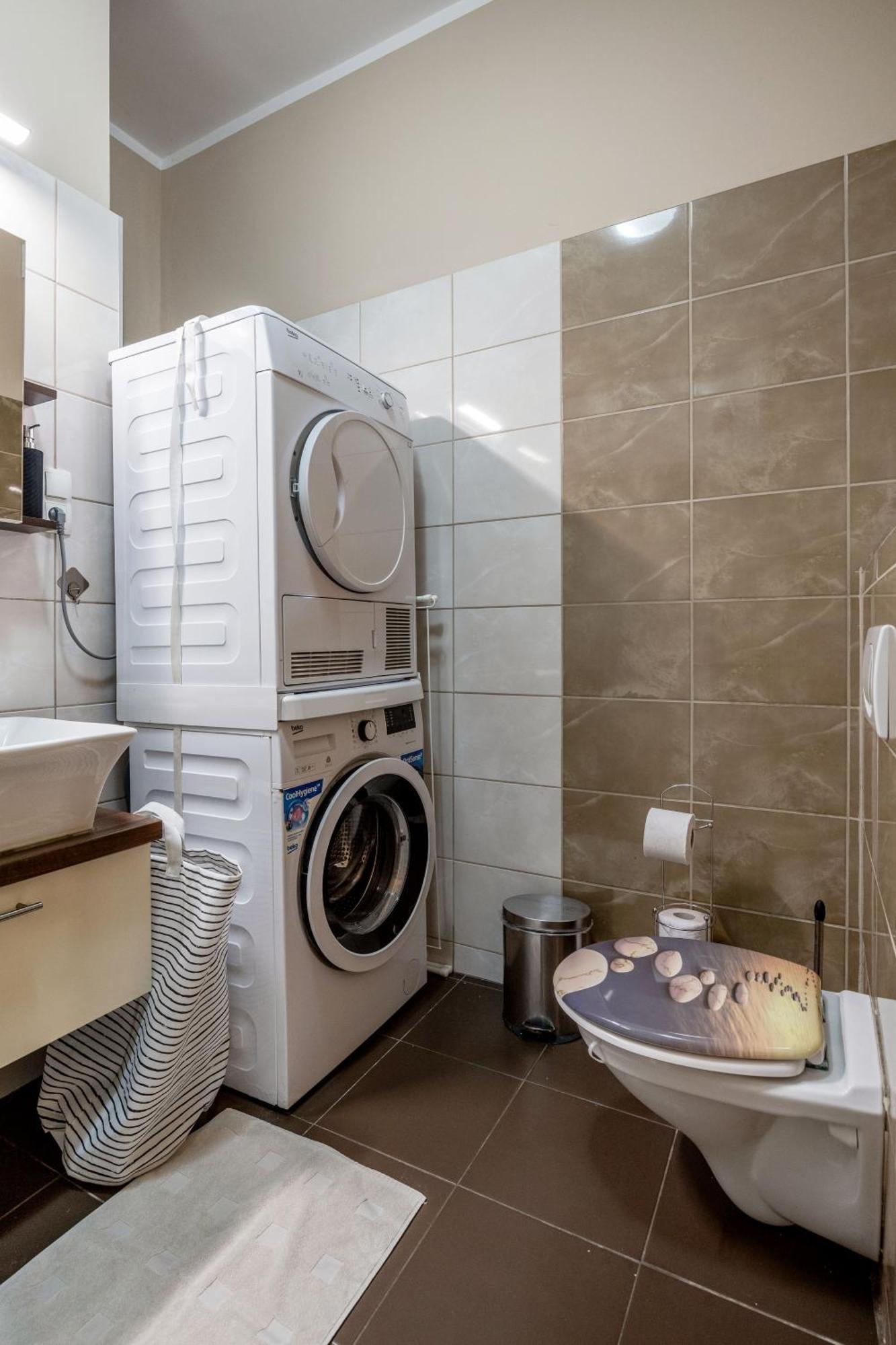 Apartmán Roomback - 2br With Ac Near Deak Ter *