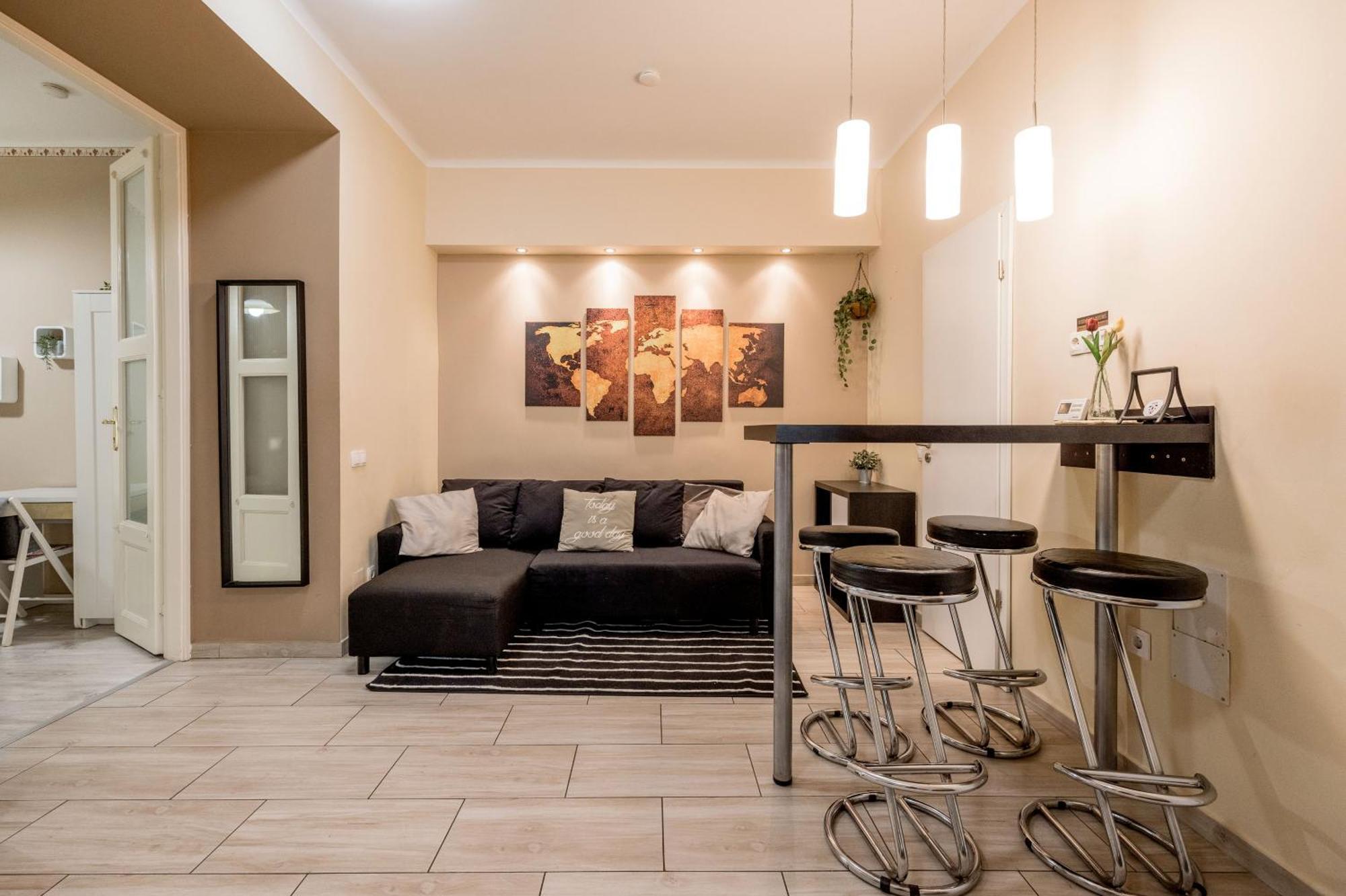Roomback - 2br With Ac Near Deak Ter Apartmán *